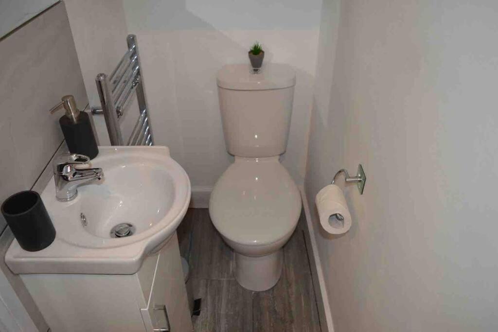فيلا Unique 4 Bed House In Derby Perfect For Contractors And Families المظهر الخارجي الصورة